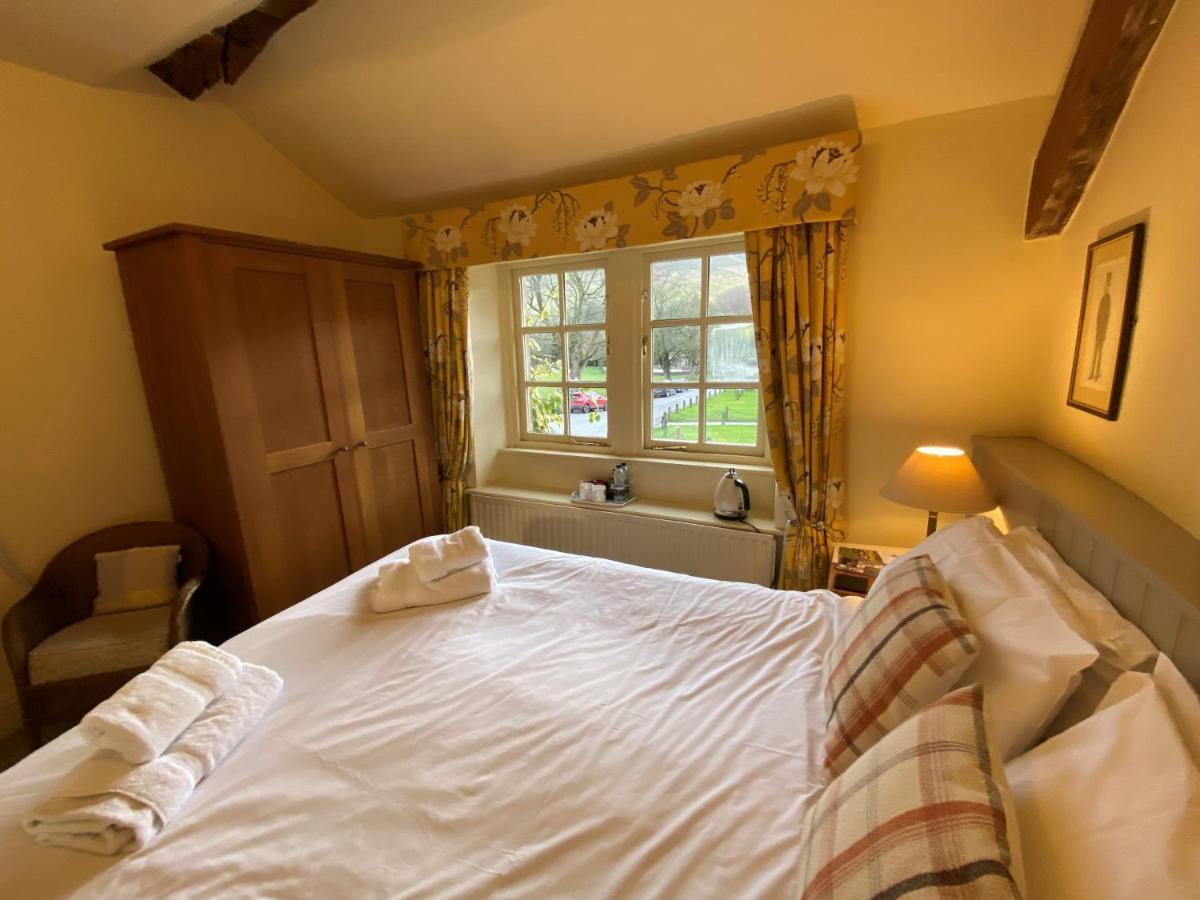 Hotel The Red Lion & Manor House à Burnsall Extérieur photo